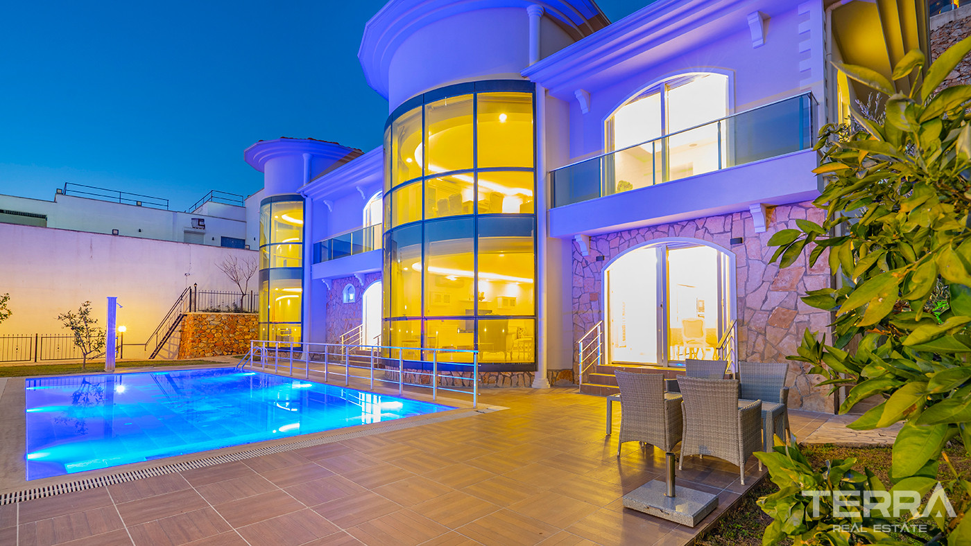 4+2 Furnished Villa with Underfloor Heating and Sea Views in Alanya - 82401