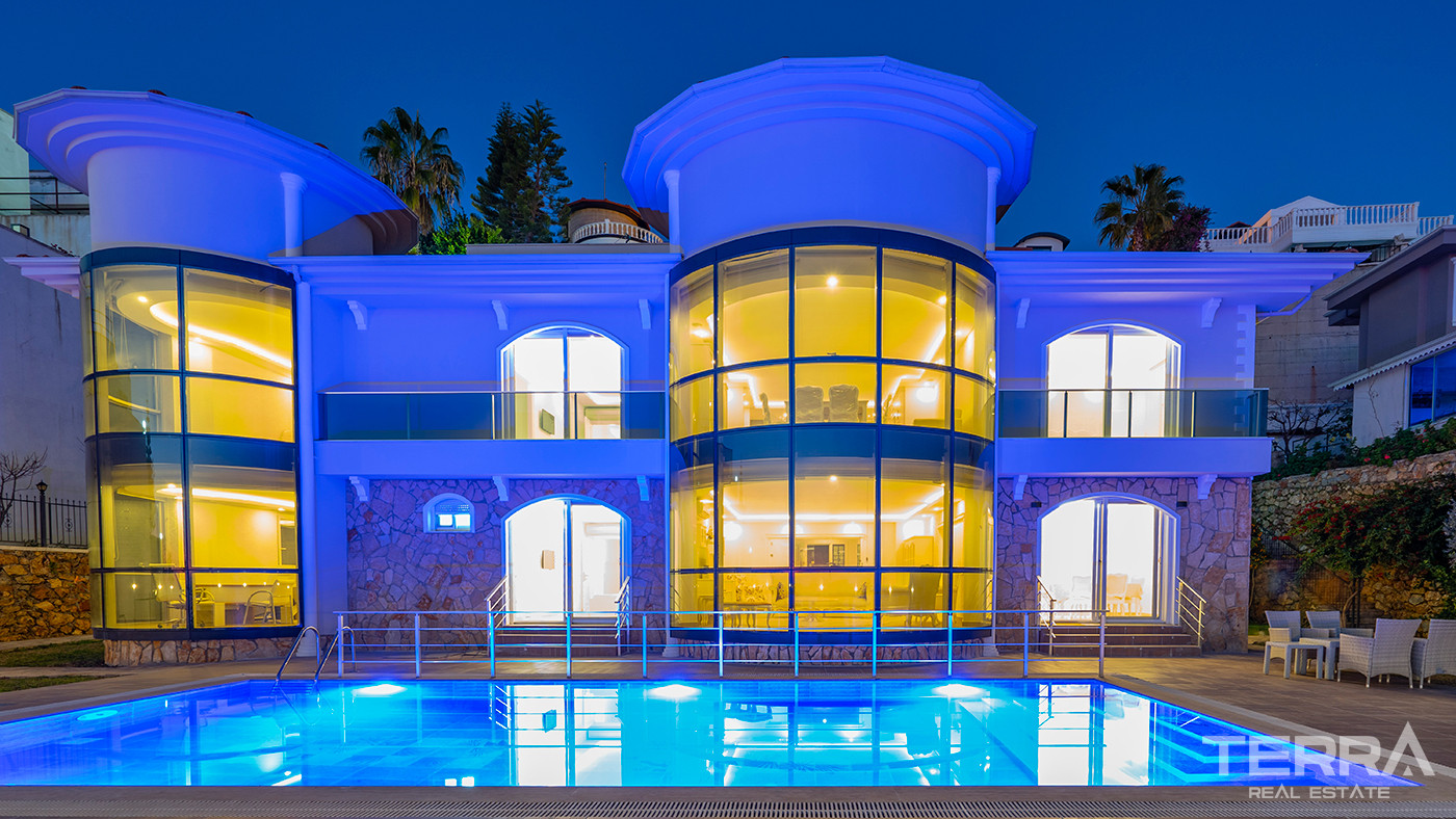 4+2 Furnished Villa with Underfloor Heating and Sea Views in Alanya - 82402