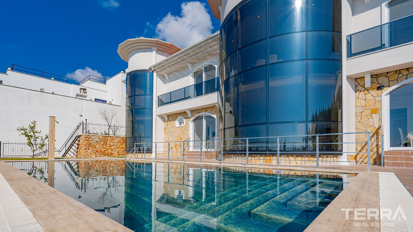 4+2 Furnished Villa with Underfloor Heating and Sea Views in Alanya - 82410