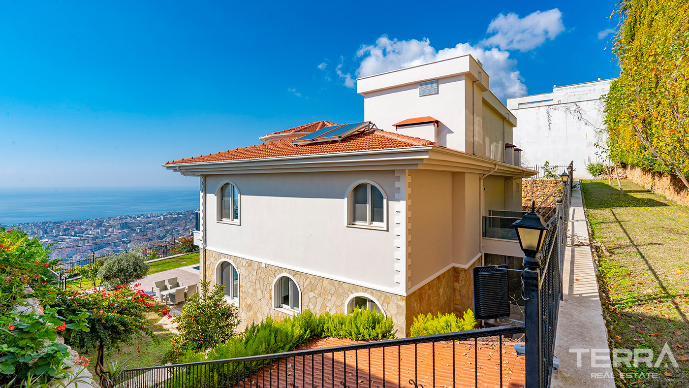 4+2 Furnished Villa with Underfloor Heating and Sea Views in Alanya - 82412