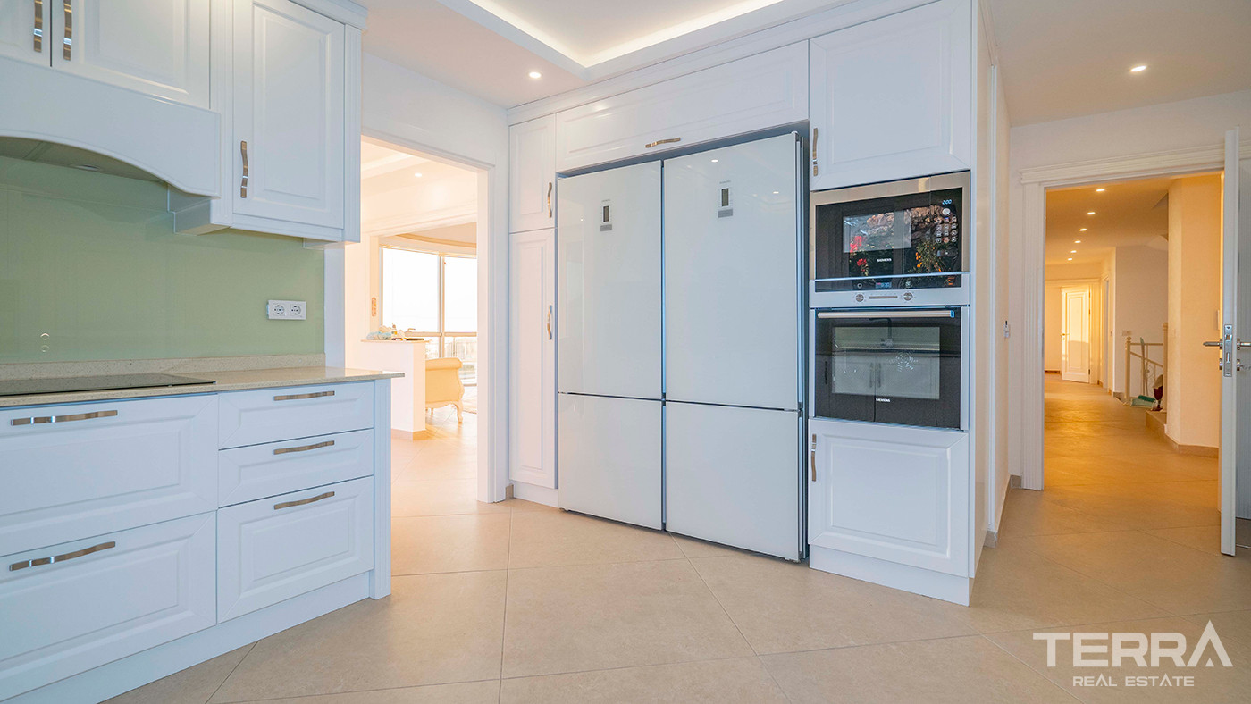 4+2 Furnished Villa with Underfloor Heating and Sea Views in Alanya - 82414