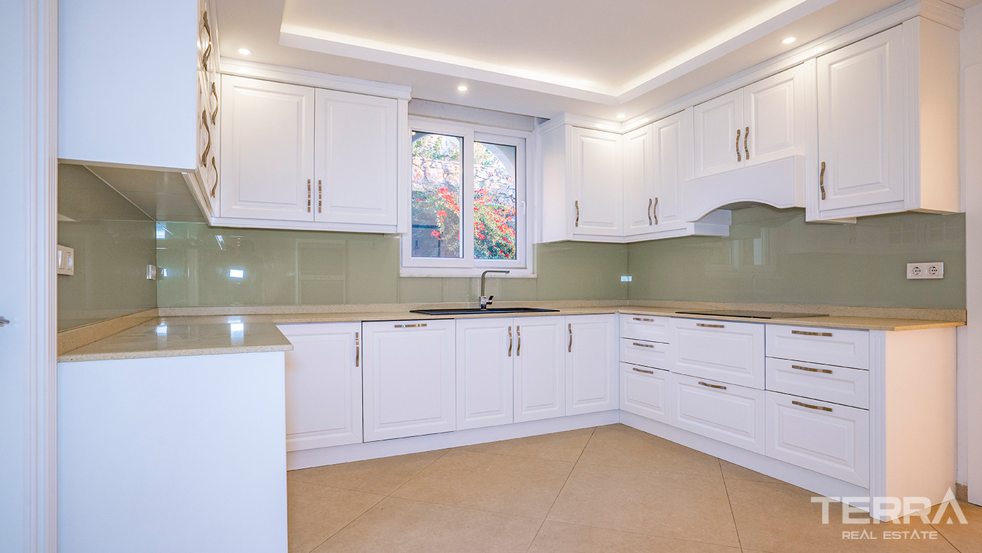 4+2 Furnished Villa with Underfloor Heating and Sea Views in Alanya - 82415