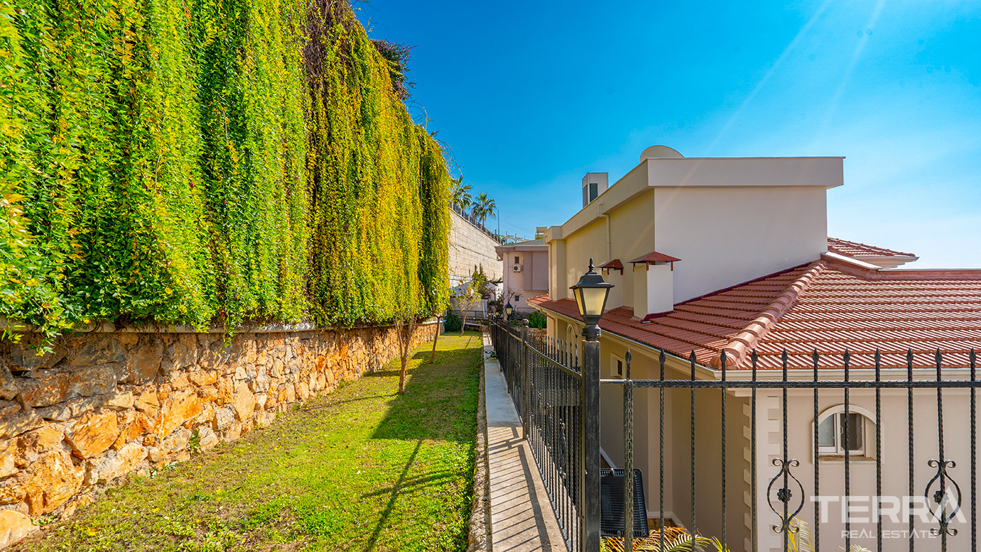 4+2 Furnished Villa with Underfloor Heating and Sea Views in Alanya - 82416