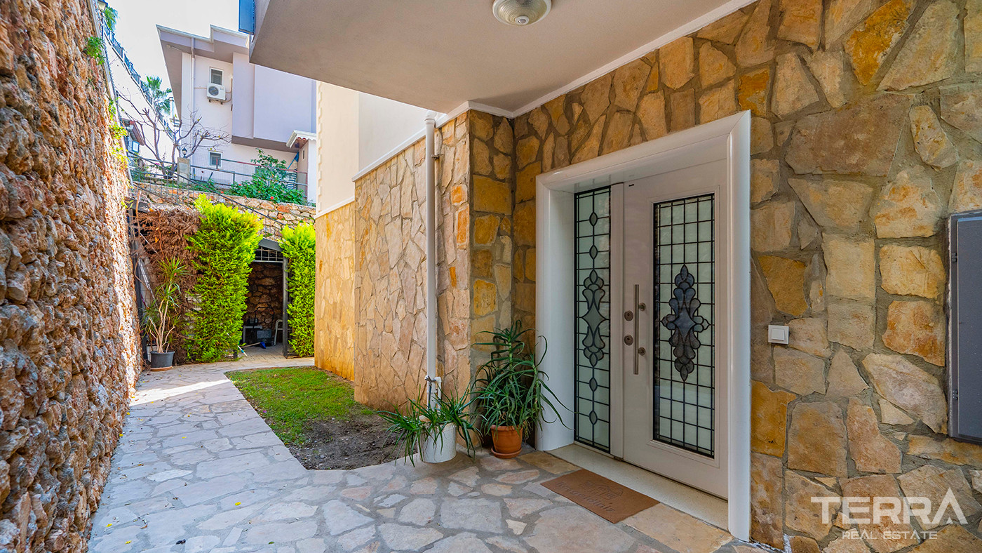 4+2 Furnished Villa with Underfloor Heating and Sea Views in Alanya - 82425