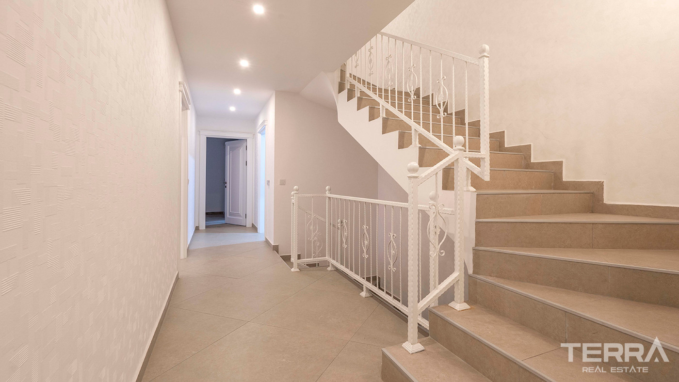4+2 Furnished Villa with Underfloor Heating and Sea Views in Alanya - 82439