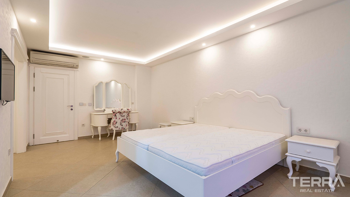 4+2 Furnished Villa with Underfloor Heating and Sea Views in Alanya - 82443