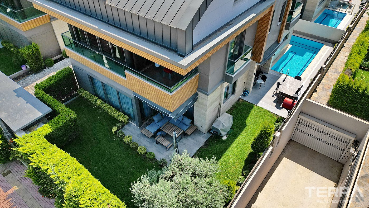 Deluxe Villa with Exclusive Amenities in Konyaaltı, Antalya