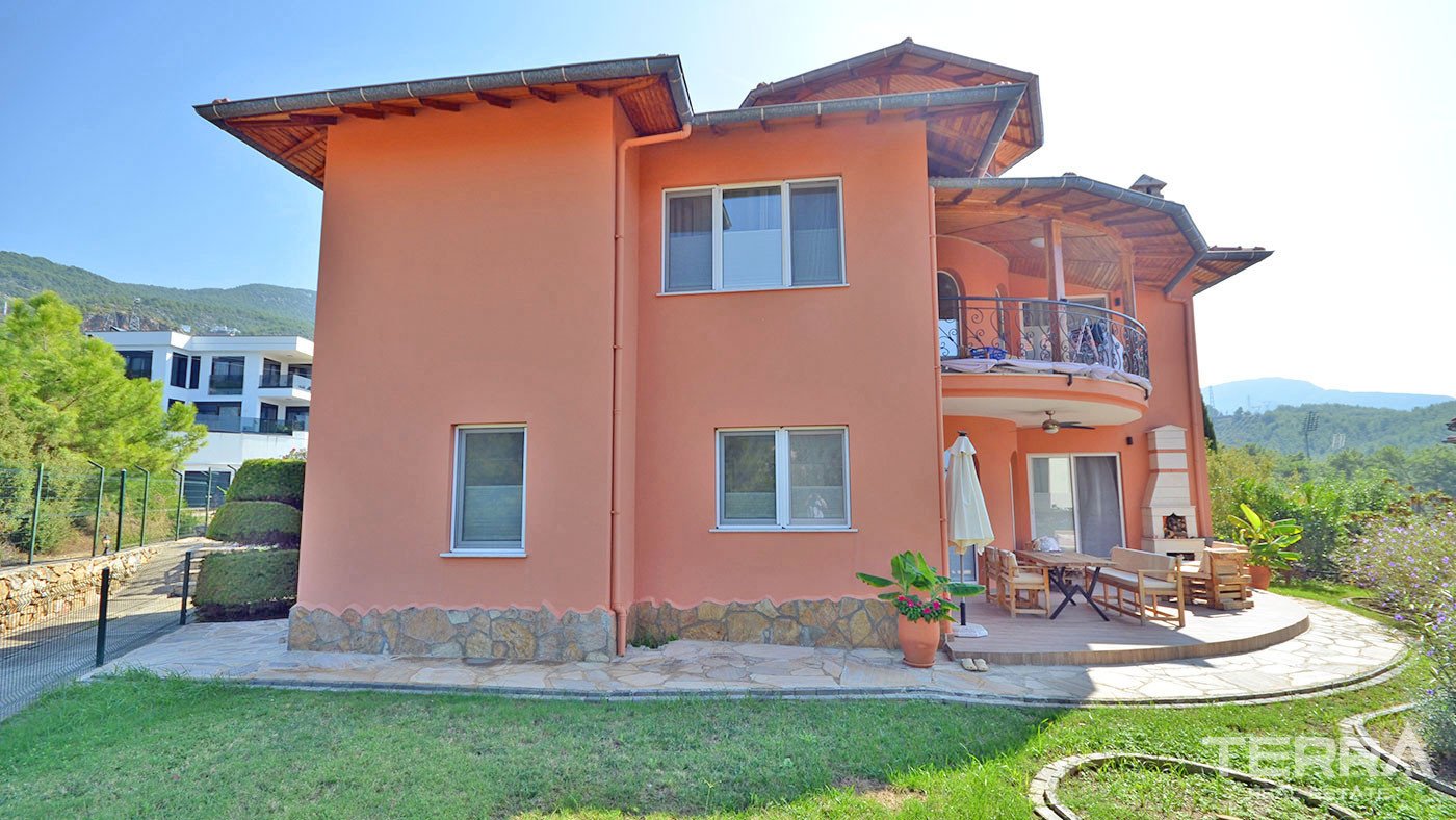 Elegant Resale Villa Offering Stylish Comfort in Oba, Alanya