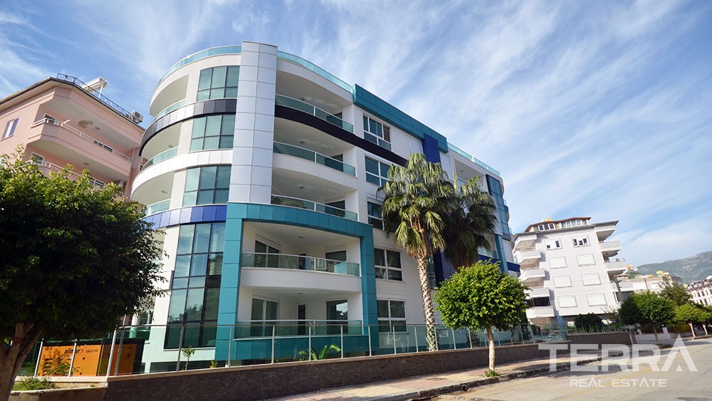 Apartments for sale close to the beach in Oba, Alanya
