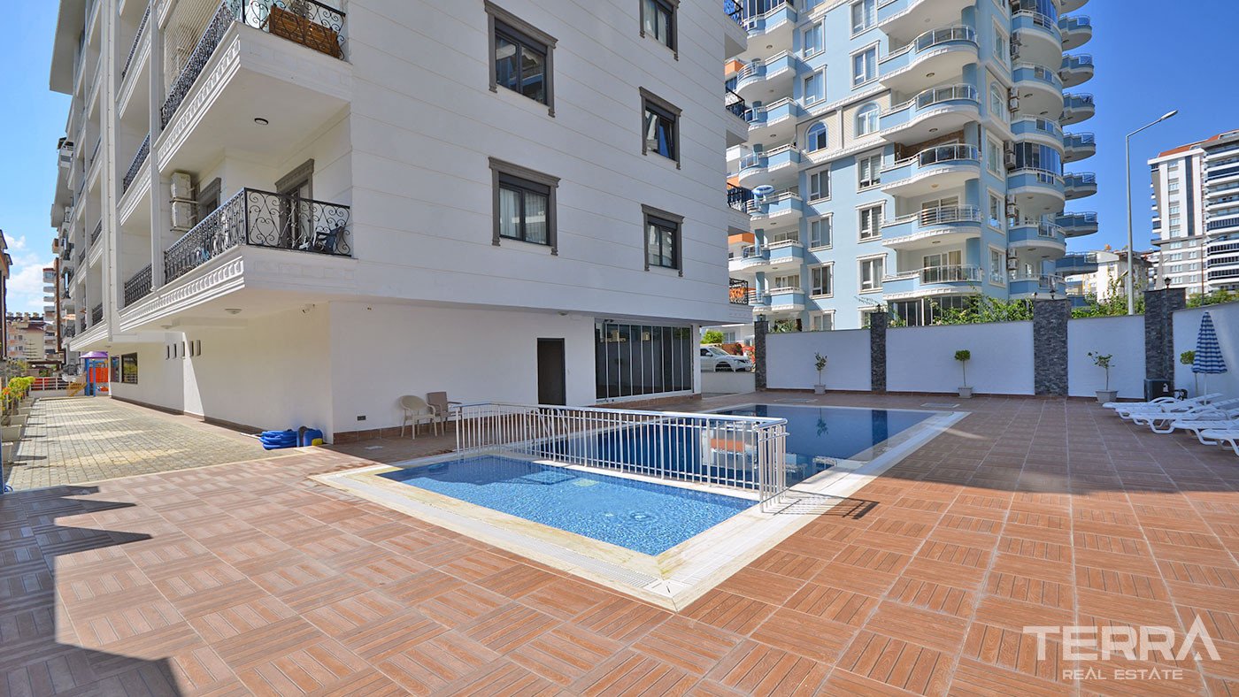 Luxe Resale Flat Offering a Multitude of On-Site Facilities in Alanya