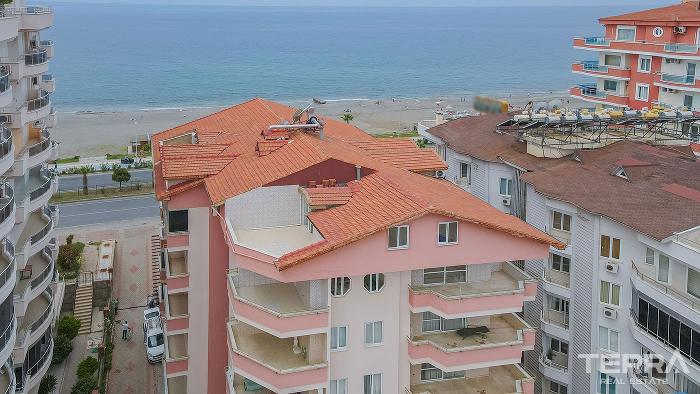 Ultimate Comfort in the Seafront Resale Flat with 4 Bedrooms in Alanya