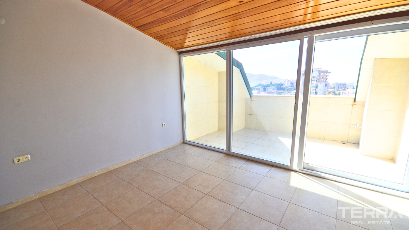 Chic Resale Three-Bedroom Duplex Flat in Lemon Garden, Cikcilli - 101786