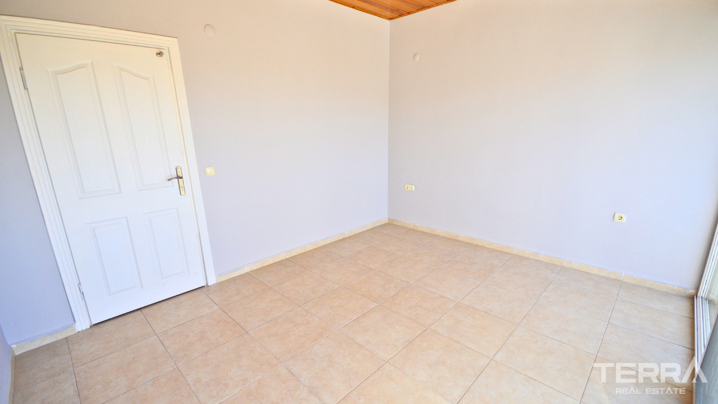 Chic Resale Three-Bedroom Duplex Flat in Lemon Garden, Cikcilli - 101788