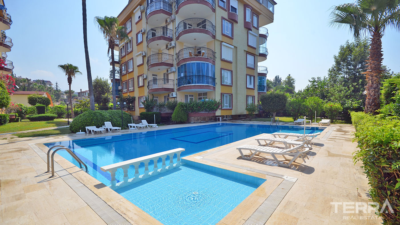 Furnished Resale Apartment in a Complex with Pool in Kestel, Alanya
