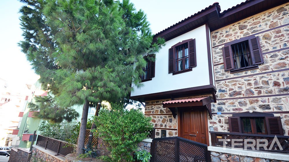 Antike Steinvilla zu verkaufen im Stadtzentrum von Alanya - 4673
