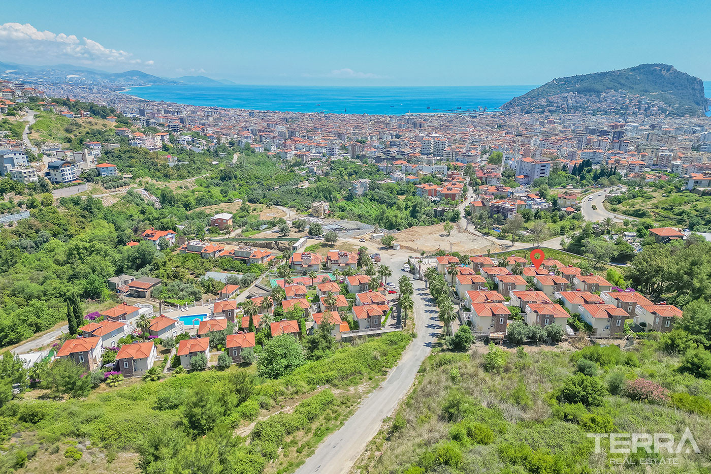 Sea View Alanya Villa for Sale in Tepe Villa Resort Near Town Center - 101139