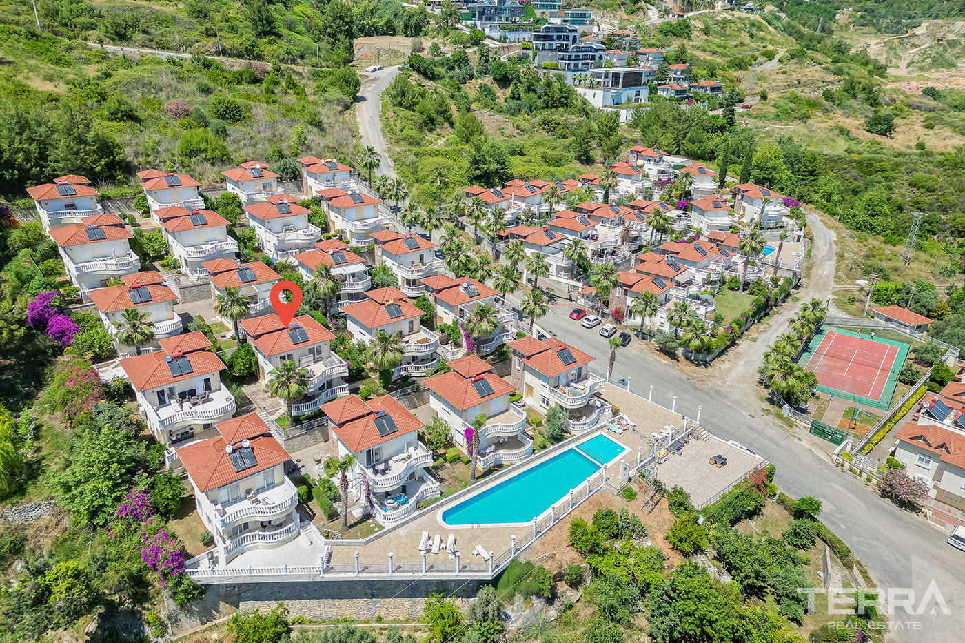 Sea View Alanya Villa for Sale in Tepe Villa Resort Near Town Center - 101141