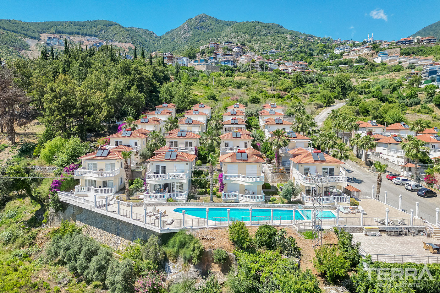 Sea View Alanya Villa for Sale in Tepe Villa Resort Near Town Center - 101143