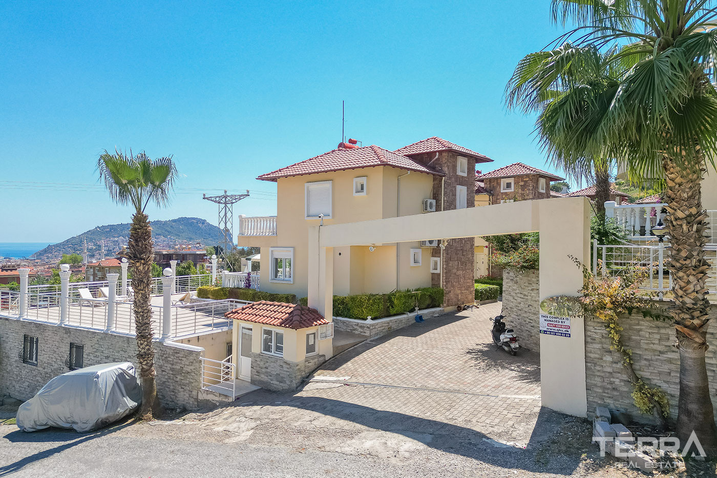 Sea View Alanya Villa for Sale in Tepe Villa Resort Near Town Center - 101144