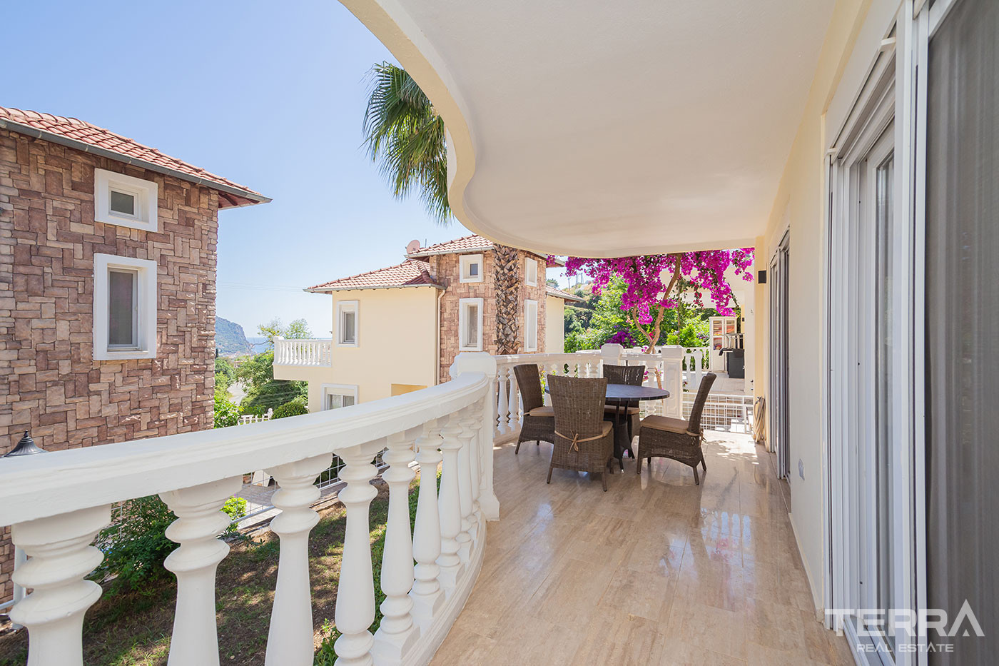 Sea View Alanya Villa for Sale in Tepe Villa Resort Near Town Center - 101148