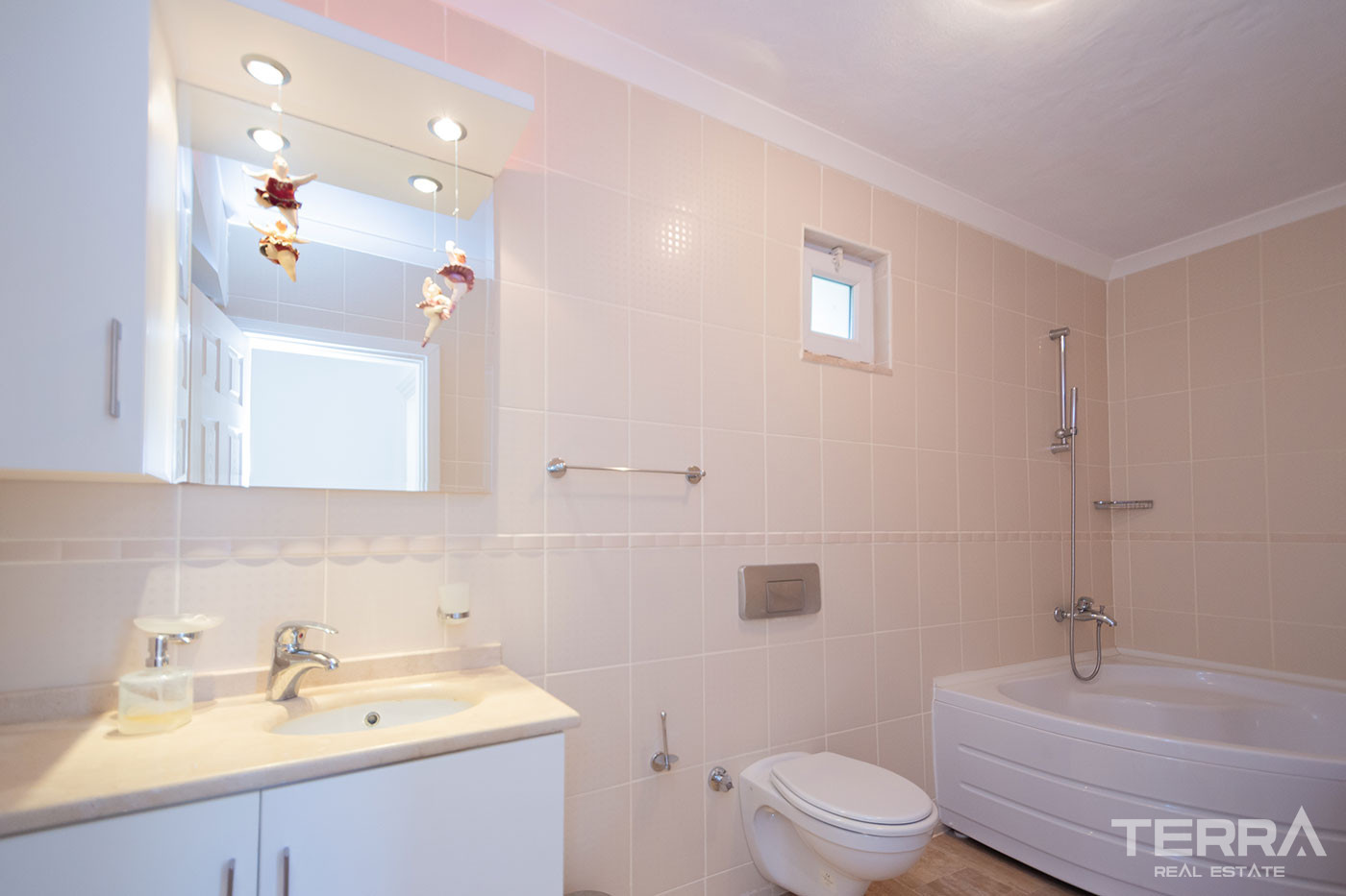Sea View Alanya Villa for Sale in Tepe Villa Resort Near Town Center - 101160