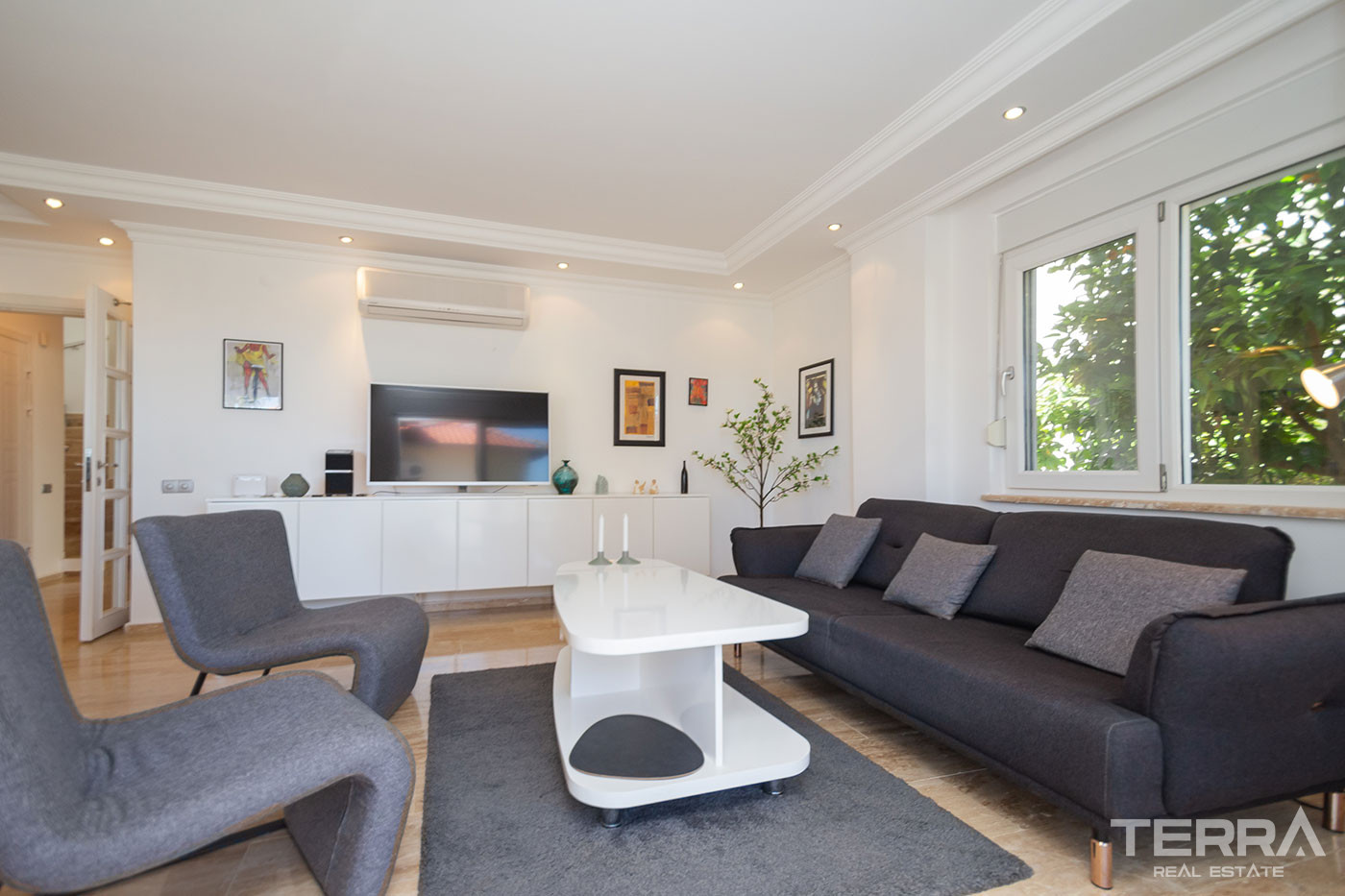 Sea View Alanya Villa for Sale in Tepe Villa Resort Near Town Center - 101172
