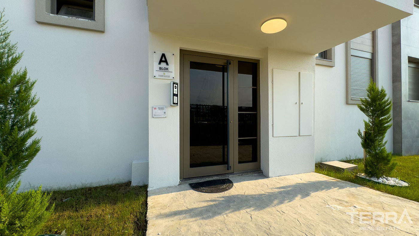 Stylish Key-Ready Apartments in a Complex with a Pool in Ilıca, Side - 101500