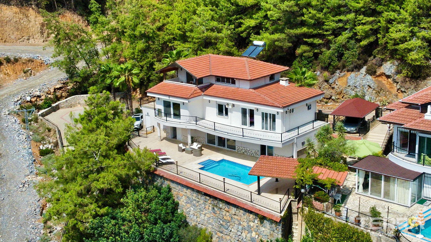Sea View Villa with Exclusive Layout and a Private Pool in Alanya - 102187