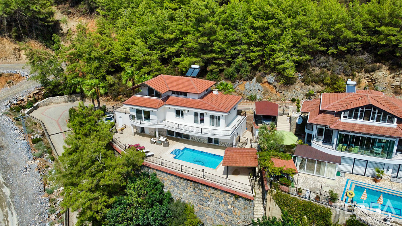 Sea View Villa with Exclusive Layout and a Private Pool in Alanya - 102188