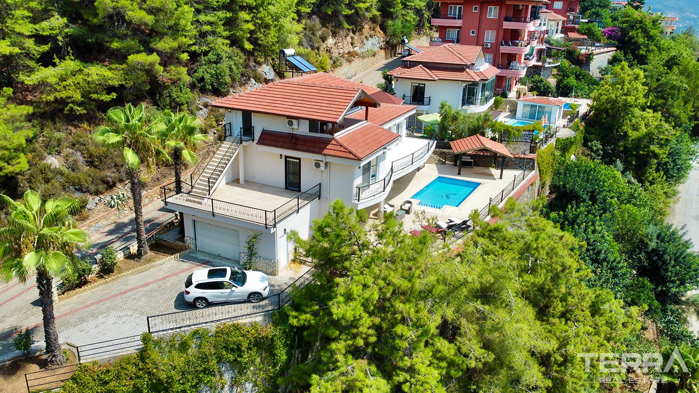 Sea View Villa with Exclusive Layout and a Private Pool in Alanya - 102190