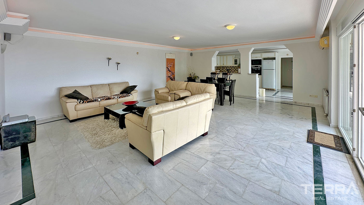 Sea View Villa with Exclusive Layout and a Private Pool in Alanya - 102192