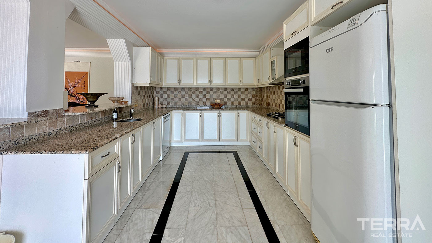 Sea View Villa with Exclusive Layout and a Private Pool in Alanya - 102193
