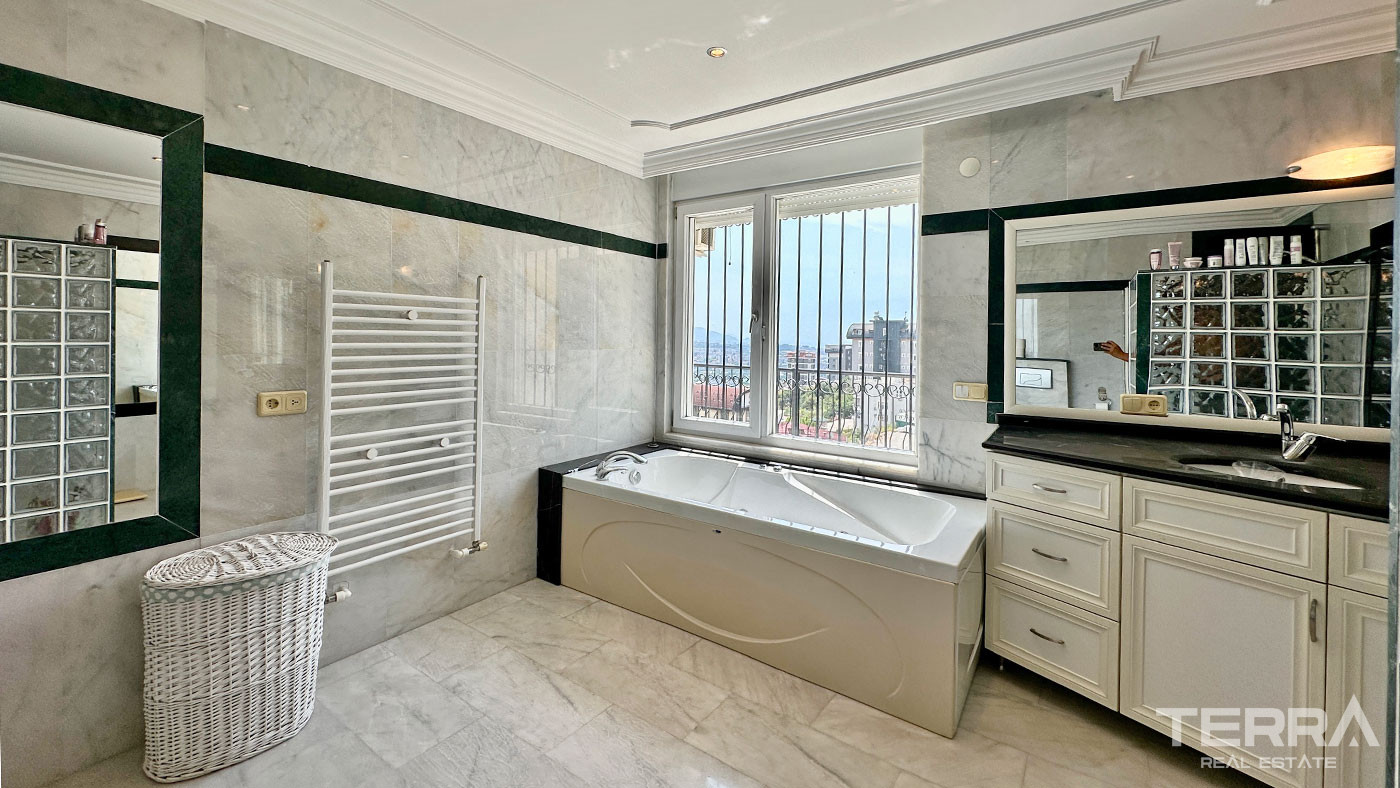 Sea View Villa with Exclusive Layout and a Private Pool in Alanya - 102204