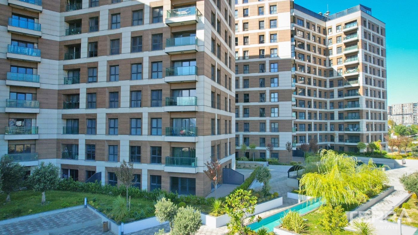 İstanbul Apartments for Sale Close to Universities and Shopping Malls - 102972
