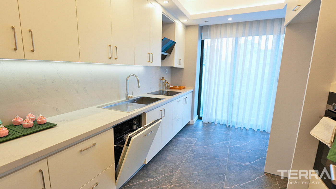 Sea View Apartments for Sale in Ataşehir, Istanbul - 103404