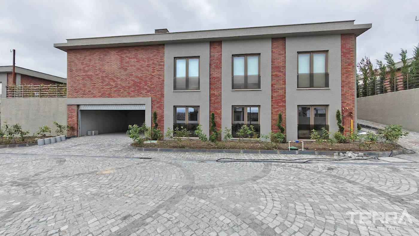 Villas with Private Pools for Sale in Istanbul, Turkey - 103438