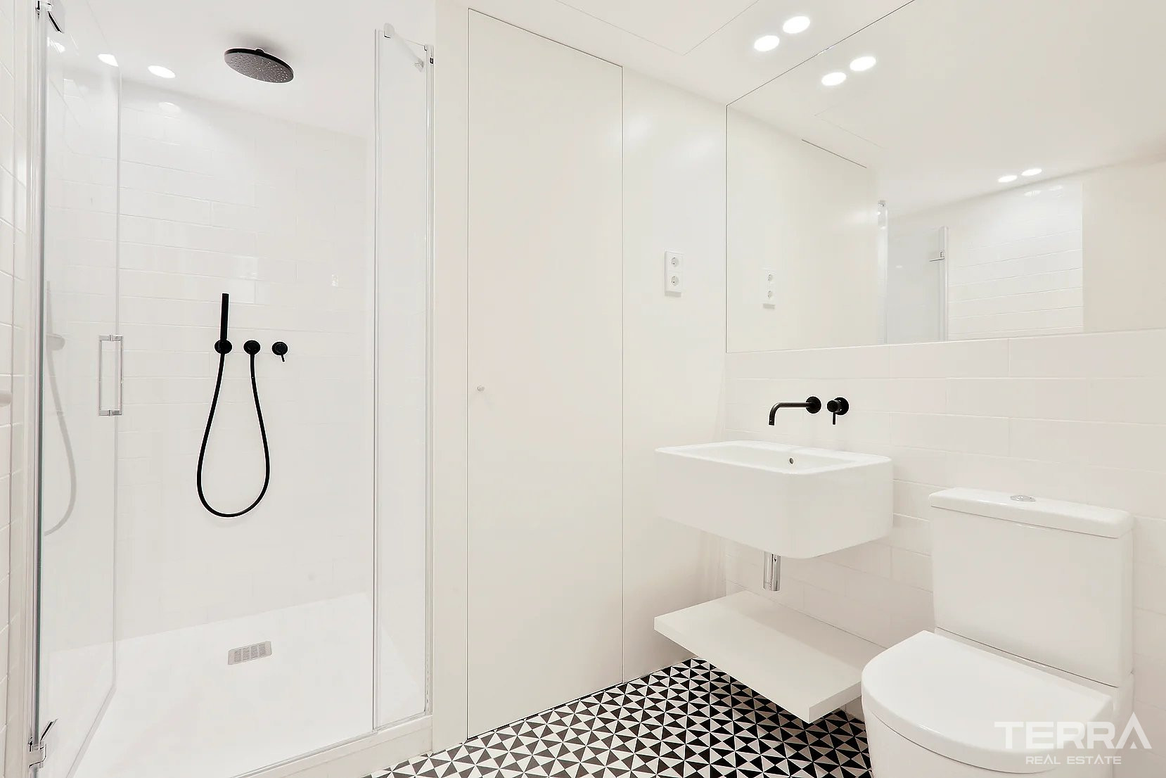 Apartments for Sale in Barcelona Barrio Gótico, Spain - 104888