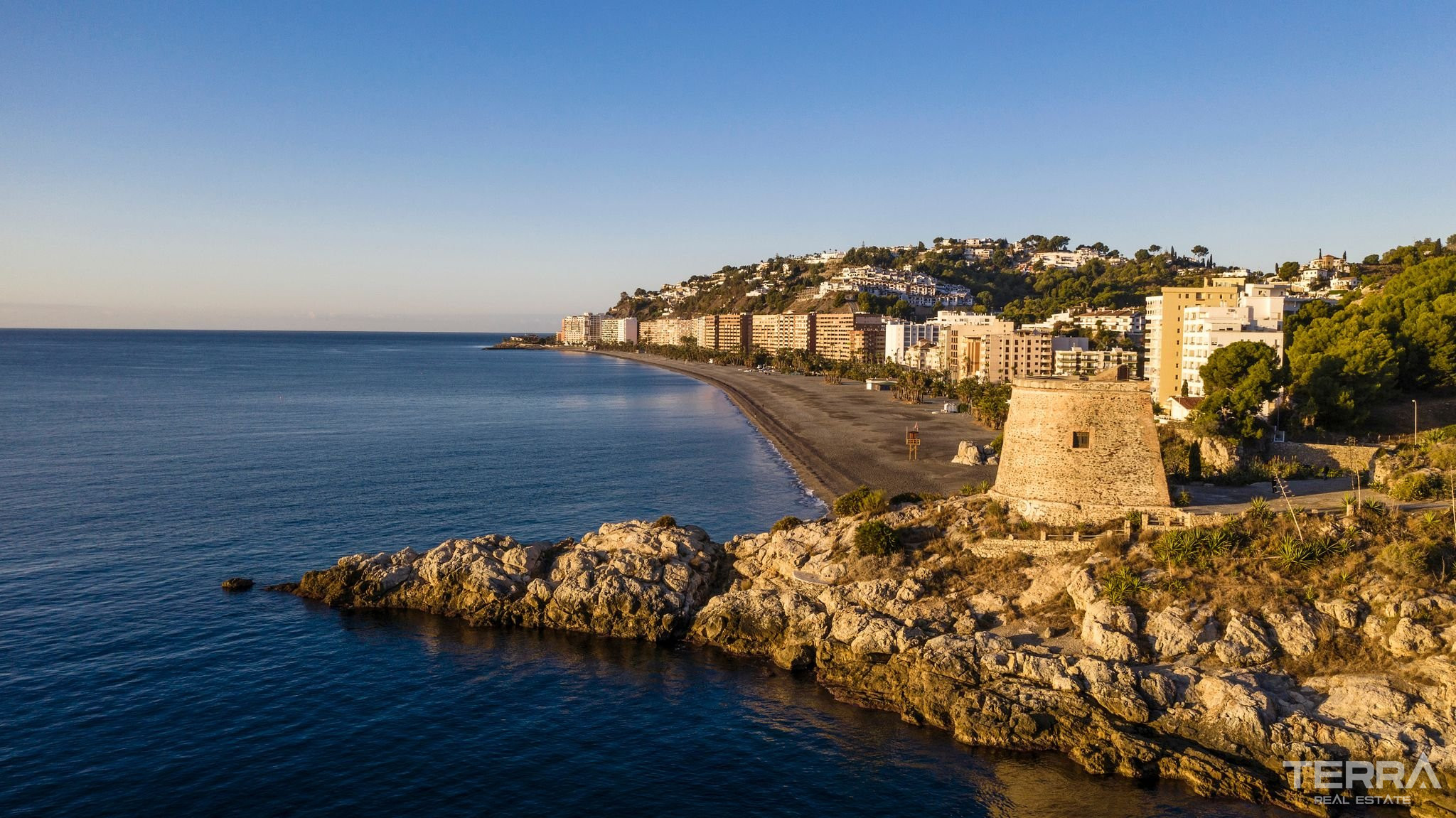 Sea View Villas with Pool for Sale in Almuñecar, Granada, Spain - 104996