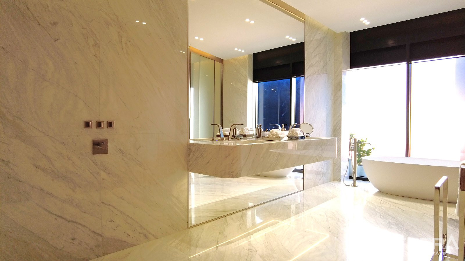 Luxury Apartments for Sale in Dubai — Bugatti Residence - 105147