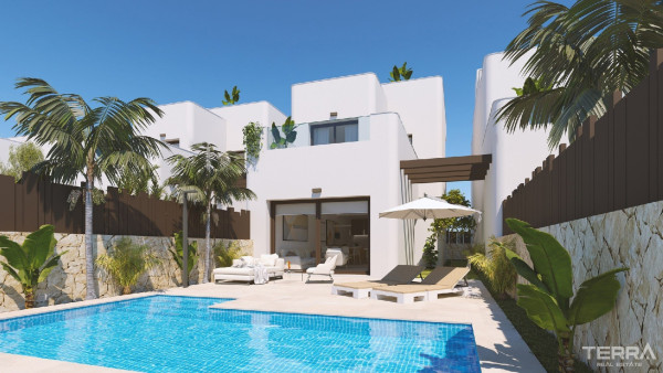 Villas for Sale in Mil Palmeras, Pilar de la Horadada, Spain