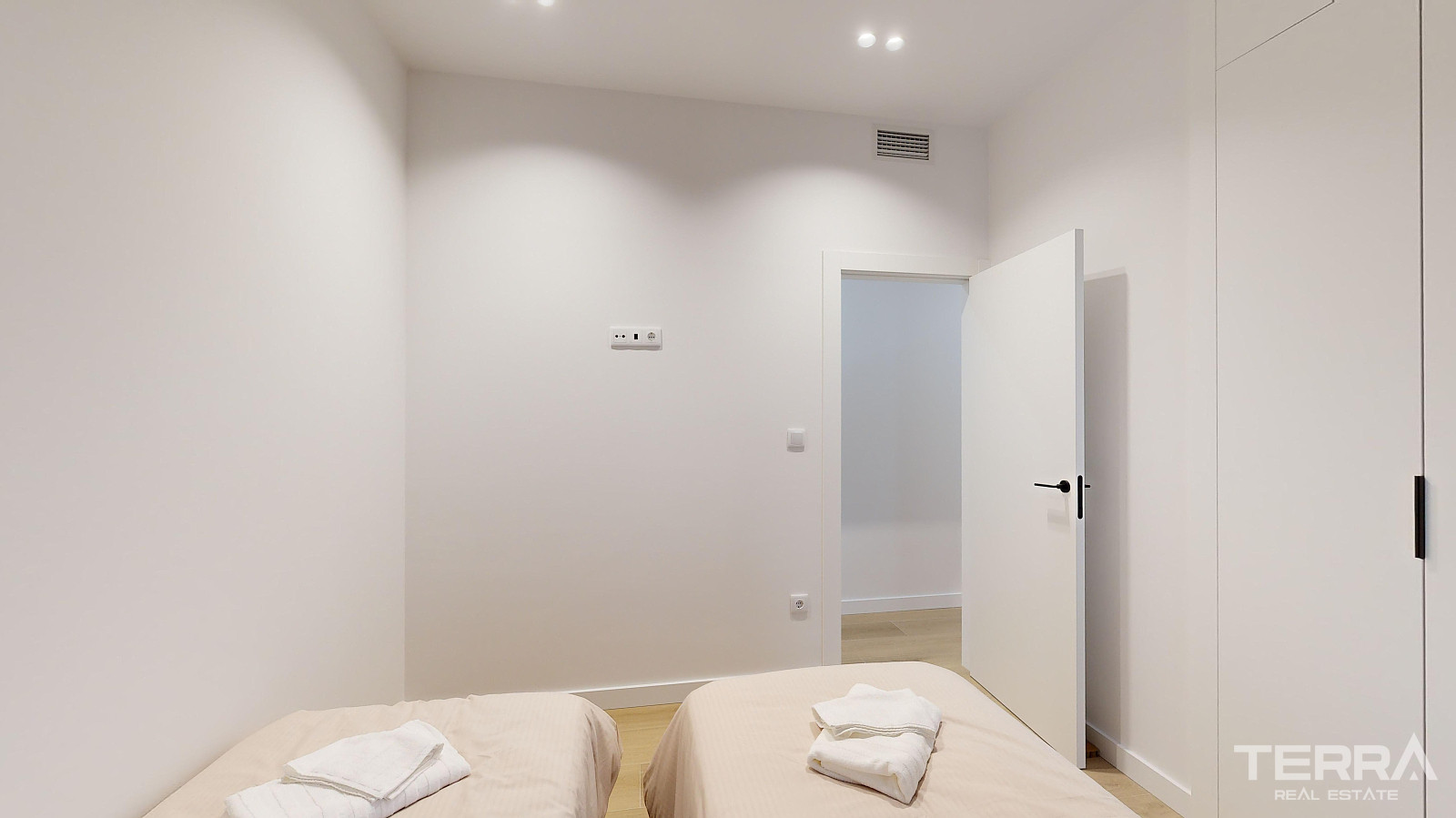Apartments for Sale in Guardamar Del Segura, Alicante, Spain - 105593