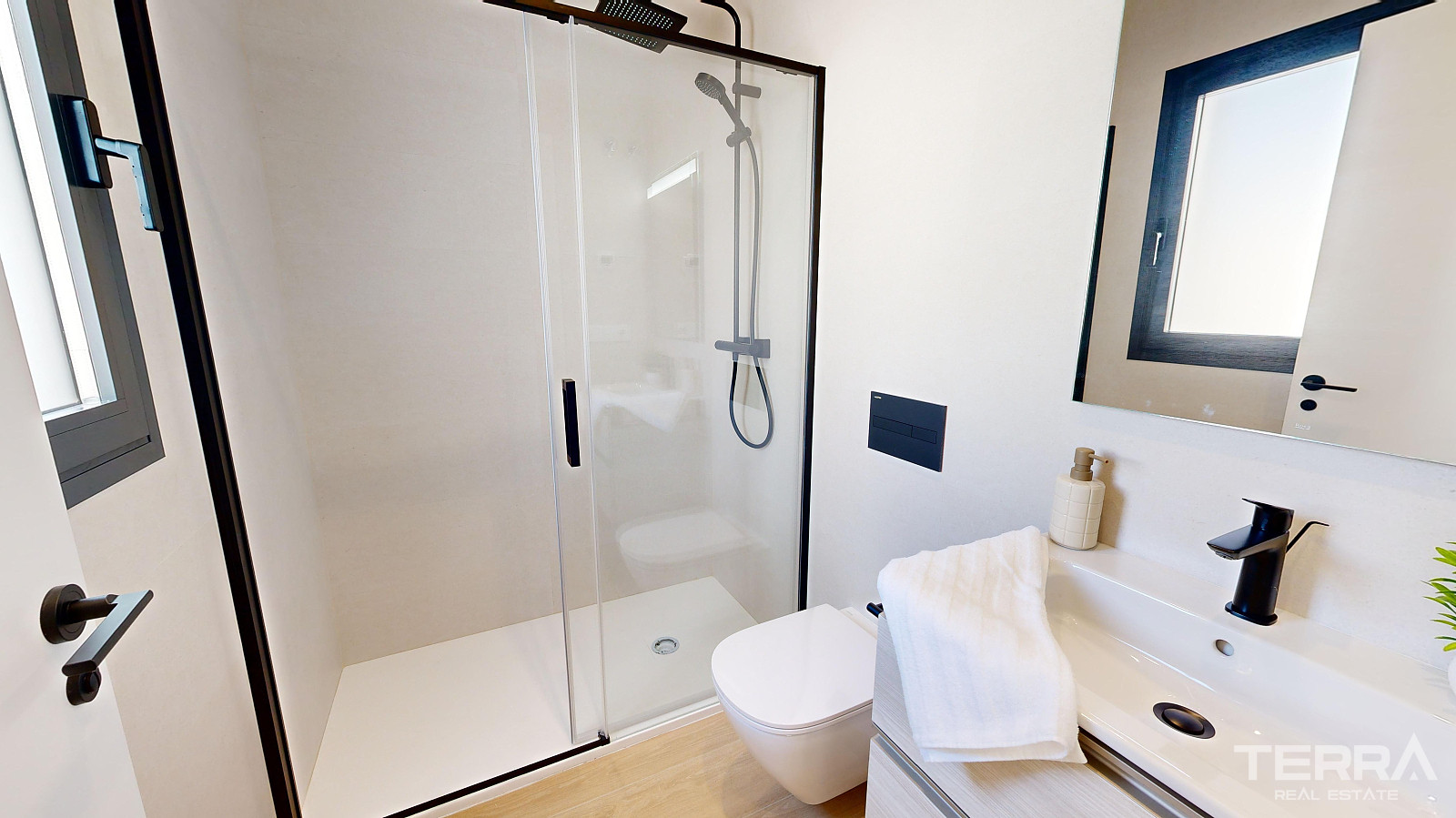 Apartments for Sale in Guardamar Del Segura, Alicante, Spain - 105599