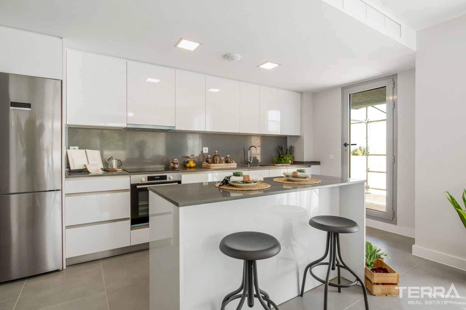 Sea View Apartments for Sale in Mijas Costa, Costa del Sol - 105658