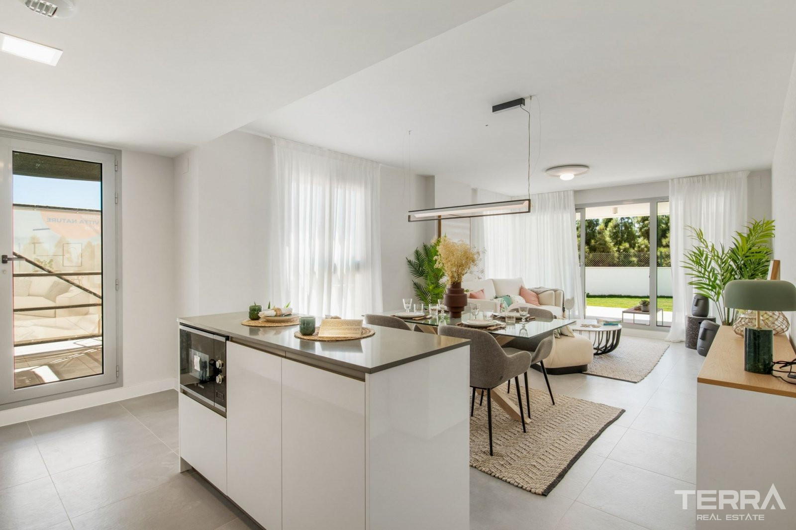 Sea View Apartments for Sale in Mijas Costa, Costa del Sol - 105662