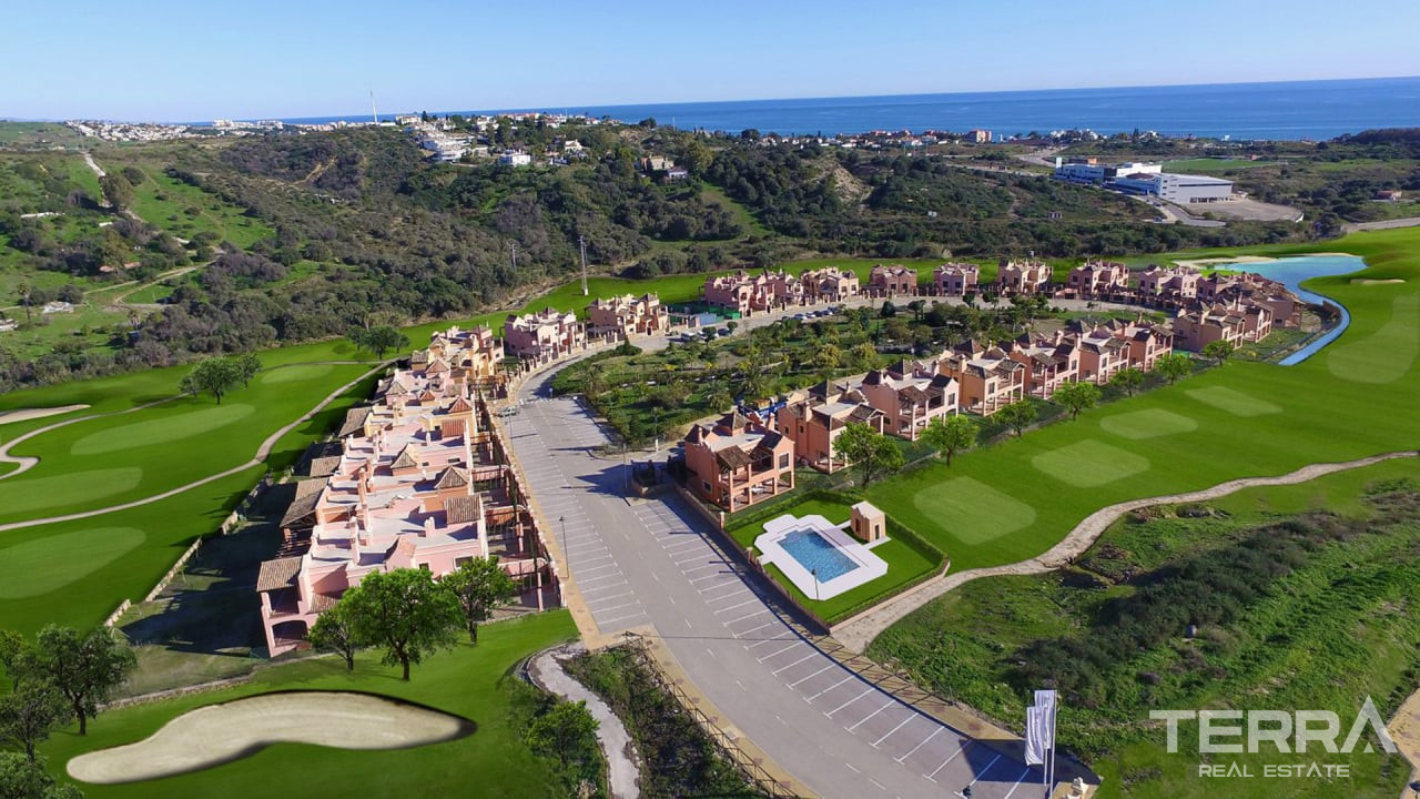 Golf Villas for Sale in Estepona, Málaga, Spain - 105721