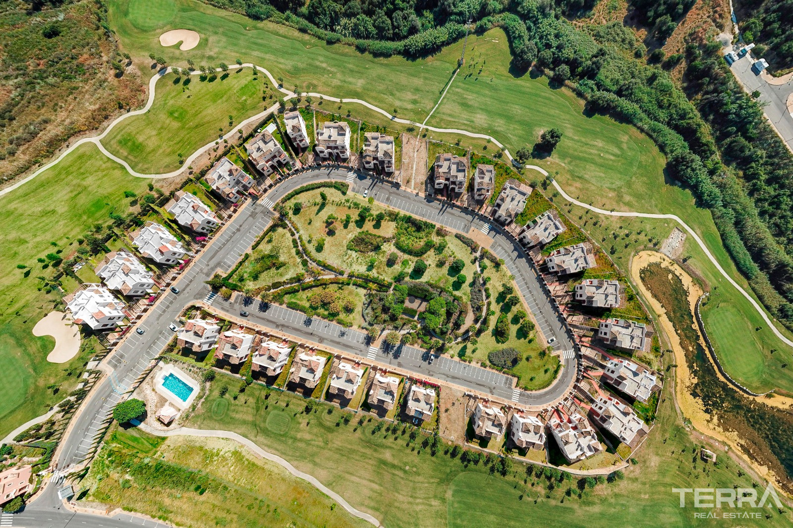 Golf Villas for Sale in Estepona, Málaga, Spain - 105722