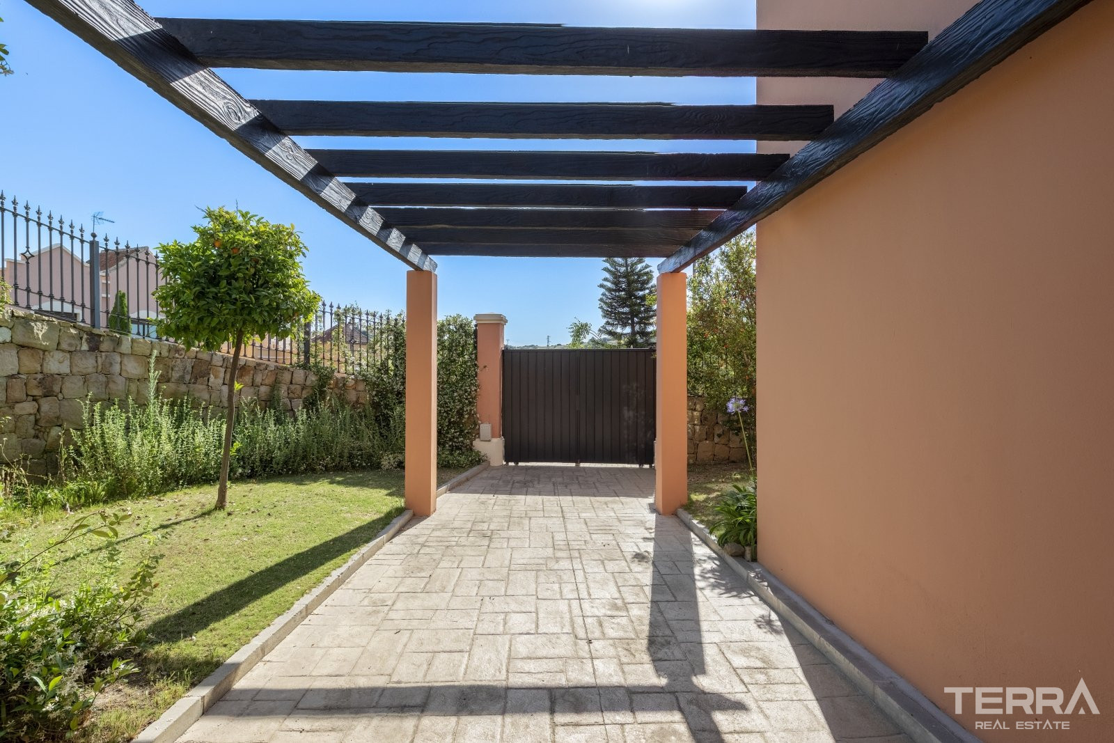 Golf Villas for Sale in Estepona, Málaga, Spain - 105726