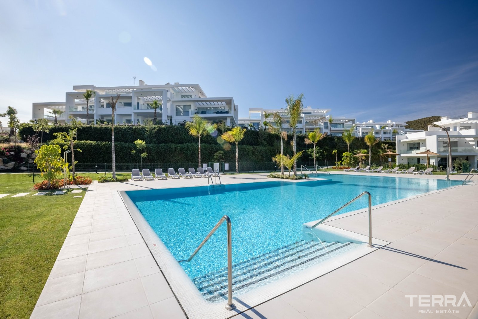 Sea-view Apartments in Casares near Estepona, Costa del Sol, Spain - 105747