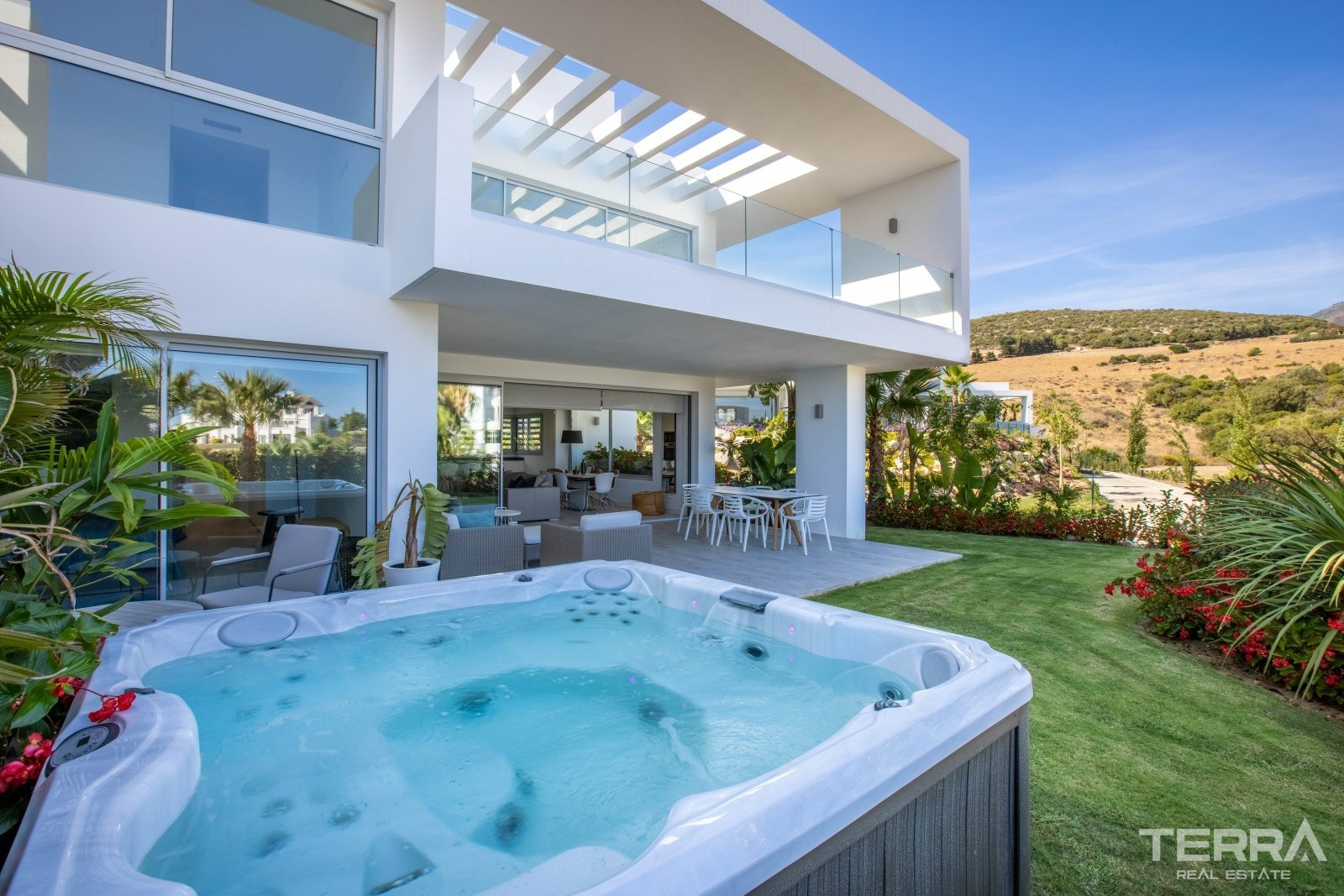 Sea-view Apartments in Casares near Estepona, Costa del Sol, Spain - 105755