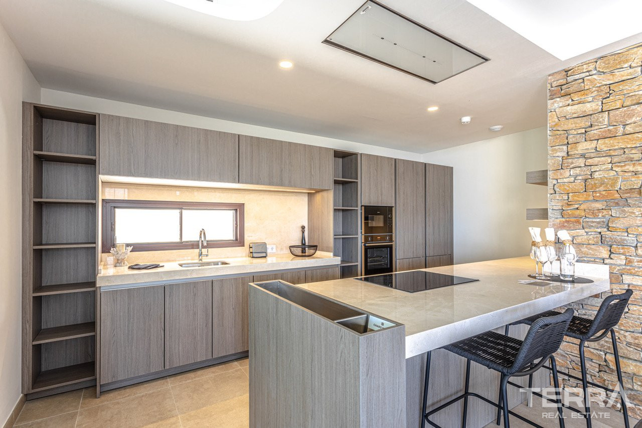 Sea View Villas for Sale in Benahavis, Málaga, Spain - 105994